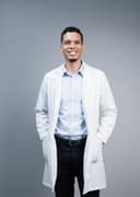 Dr. Feliezer Romano